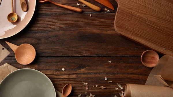 Komposisi perangkat dapur di atas meja kayu — Stok Foto