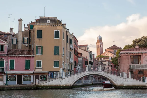 Grand Canal med färgglada fasader — Stockfoto