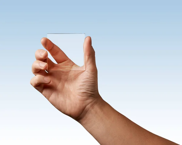 Hand hält transparentes Glas — Stockfoto