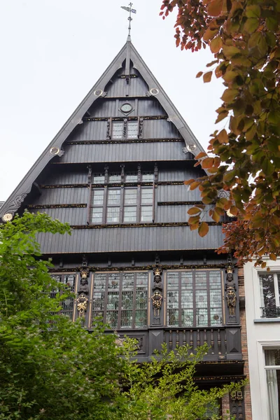 Середньовічна будівля в Брюгге — стокове фото