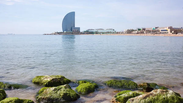 Пляж Барселонета та Hotel Vela — стокове фото