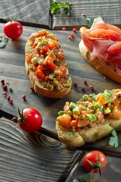 çeşitli İtalyan bruschetta