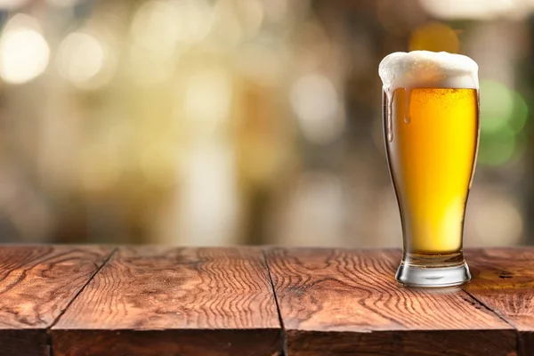 Birra fredda con schiuma — Foto Stock