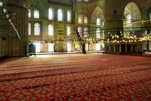 Interior de la mezquita Sultanahmet — Foto de Stock