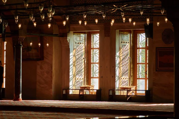 Interior de la mezquita Sultanahmet — Foto de Stock