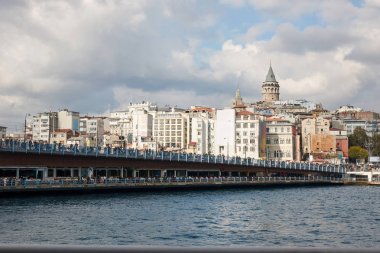 Beyoğlu İlçe tarihi mimarisi, Galata Köprüsü ve Galata Kulesi Istanbul, Türkiye'de Ortaçağ Simgesel Yapı