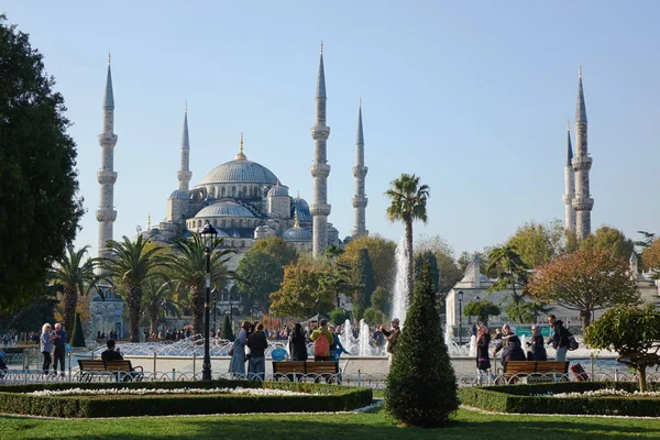 Personas Parque Cerca Mezquita Azul Estambul Turquía — Foto de Stock