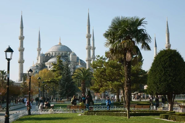 Personas Parque Cerca Mezquita Azul Estambul Turquía — Foto de Stock