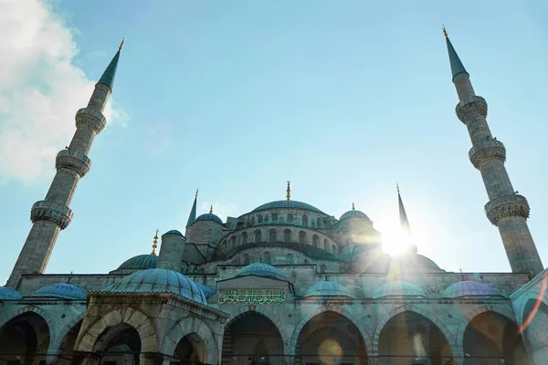 Antiguas Puertas Mezquita Azul Con Resplandor Sol Estambul Turquía — Foto de Stock