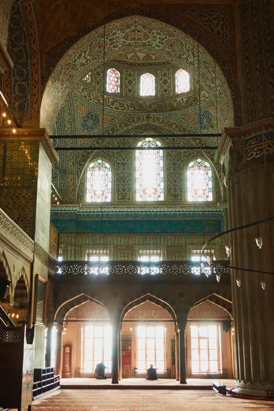 Interior Mezquita Sultanahmet Mezquita Azul Estambul Turquía Columnas Arcos Paredes — Foto de Stock