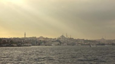 gün batımında, Türkiye'de Istanbul 'un güzel cityscape panoramik manzaralı. Video
