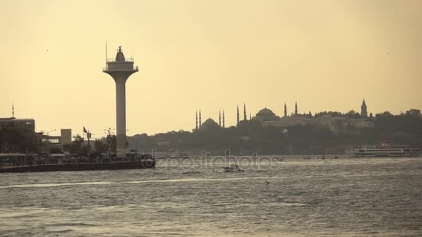 在土耳其日落的伊斯坦布尔美丽的城市景观全景 — 图库视频影像
