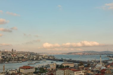 Istanbul tarihi merkezi hava görünümünü. Karaköy, Beyoğlu ve Fatih Oda Galata Köprüsü ve Haliç bay, Istanbul, Türkiye