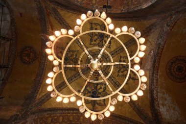 Cami ile eski bazilikanın kubbe görünümü. Sultan Ahmed Camii kubbe Istanbul, Türkiye'de İslami unsurları ile tavan süslemeleri