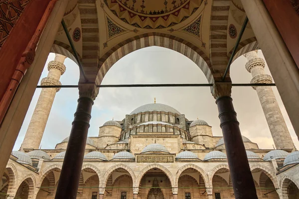 Exterior Patio Interior Cúpula Mezquita Más Grande Suleymaniye Estambul Turquía — Foto de Stock