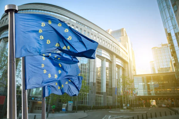 Ondeando Banderas Azules Unión Europea Con Símbolos Moneda Bitcoin Lugar — Foto de Stock