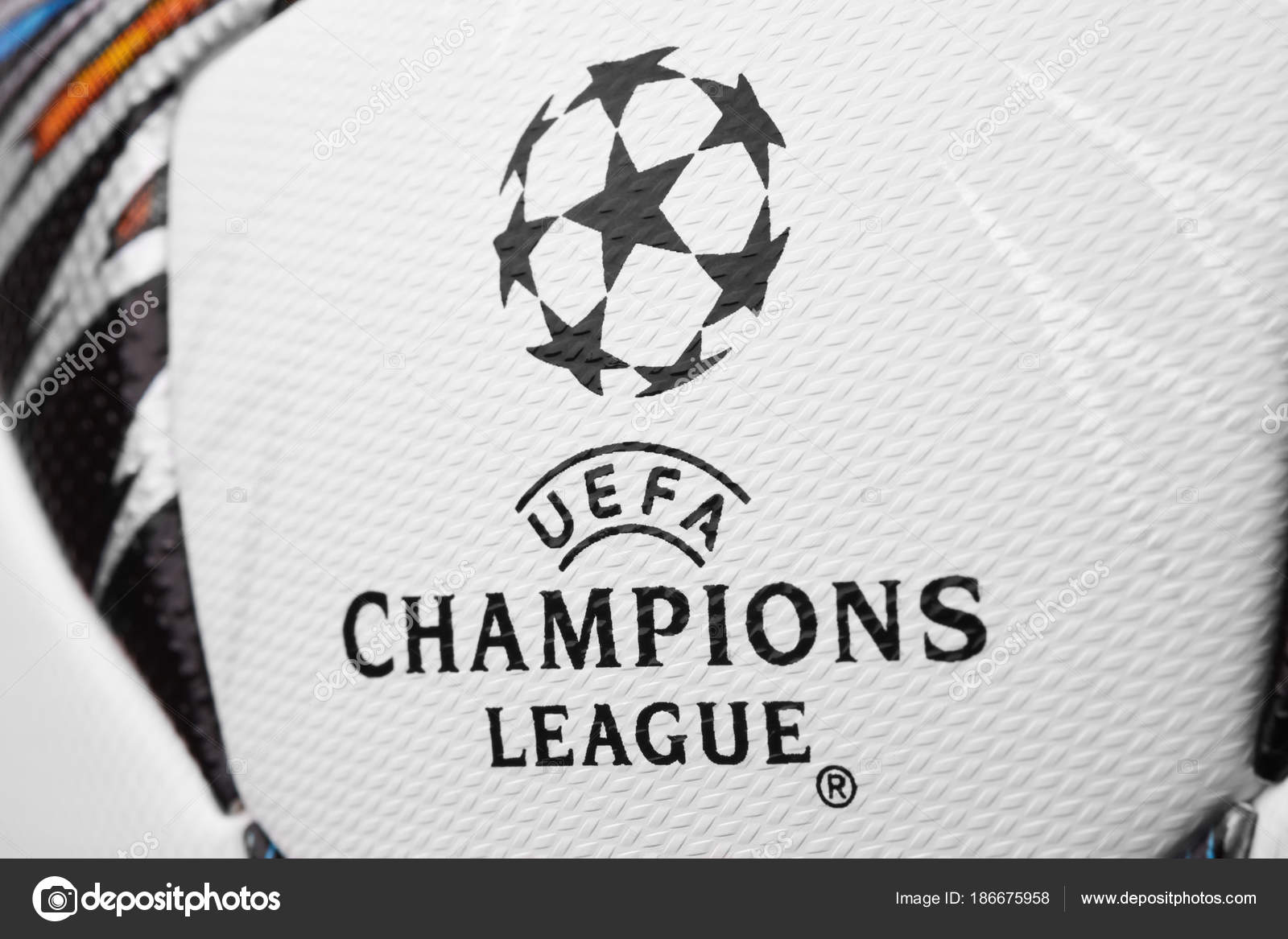 Kyiv Ucrânia Fevereiro 2018 Bola Oficial Temporada 2018 Uefa Champions — Fotografia de Stock Editorial © artjazz #186676358