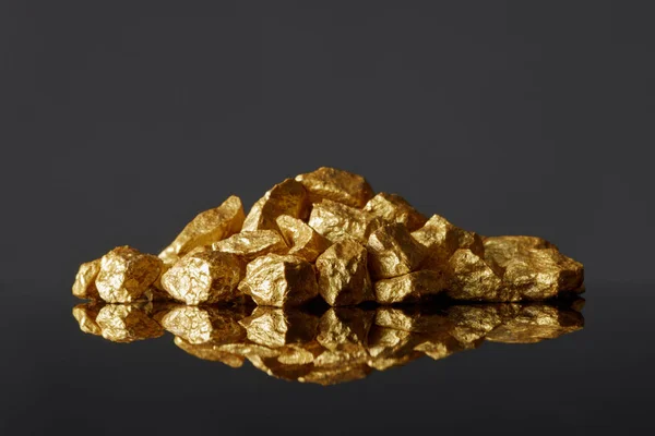 Gold Nuggets Black Background Concept Financing Noble Metal — Stock Photo, Image