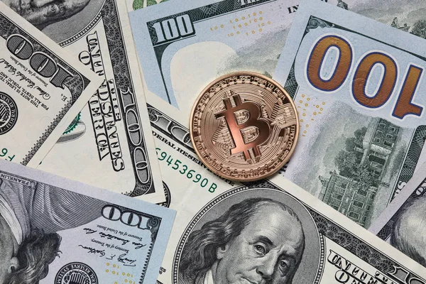 Bitcoin Metal Dorado Billetes Cien Dólares Nuevos Negocio Criptomoneda Concepto — Foto de Stock