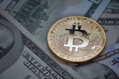 Kağıt dolar, cryptocurrency iş ve yatırım kavramı altın metal bitcoin