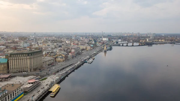 Vista Panorámica Del Distrito Histórico Kiev Podol Estación Del Río —  Fotos de Stock