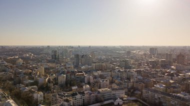 Kiev cityscape, Ukrayna, güneşli bir hava görünümünü