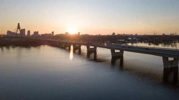 Obolon Distrito Uma Ponte Através Rio Dnipro Pôr Sol Kiev — Fotografia de Stock