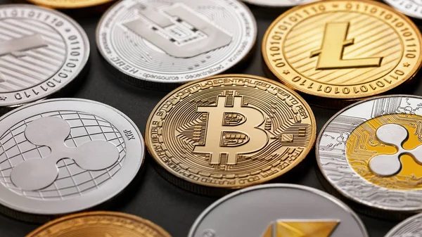 Colección Diferentes Monedas Criptomoneda Patrón Etéreo Litecoin Bitcoin Monero Ondulación — Foto de Stock