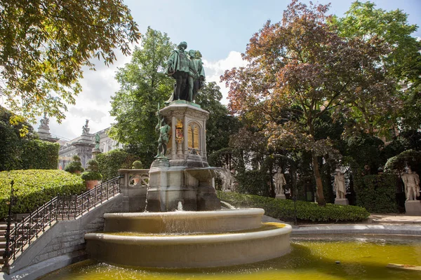 Bruselas Bélgica Agosto 2014 Estatua Egmont Hoorne Petit Sablonsquare Bruselas — Foto de Stock