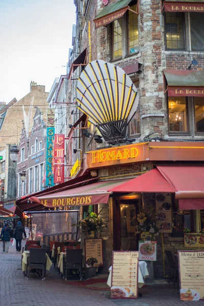 Брюссель Бельгія Лютого 2014 Року Невелика Алея Багатьма Ресторанами Брюсселі — стокове фото