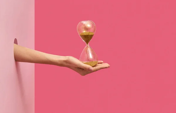 4 000 000 imagenes de Rosa reloj de arena libres de derechos Depositphotos
