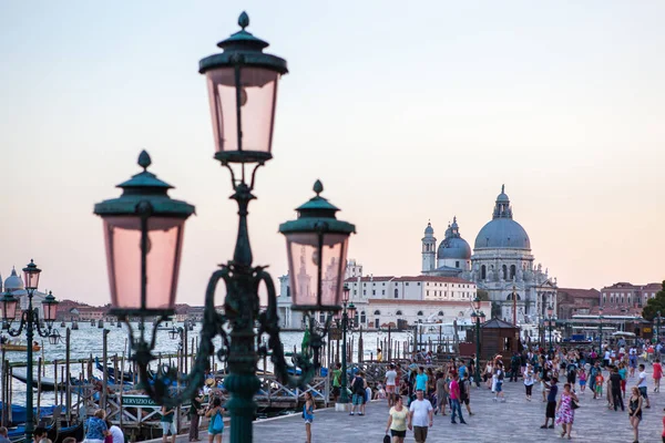 Venice Italy August 2012 Town Square Walking People Basilica Santa — Stock Photo, Image