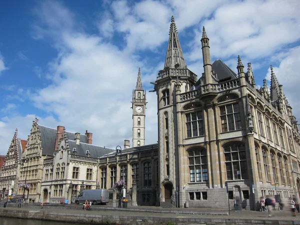 Historisk Stadsbild Med Gamla Post Office Belfort Graslei Bakgrunden Blå — Stockfoto