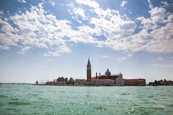 Stadsgezicht Van Het Water Historische Feest Van Venetië Italië Met Rechtenvrije Stockafbeeldingen