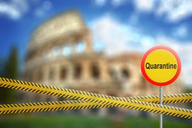 İtalya 'nın Roma şehrindeki Colosseum' un bulanık arka planında polis sınırlarını geçtiğindeki karantina bilgisi. Coronavirus, Covid 19 salgını, karantina konsepti..