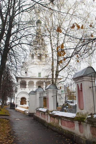 Древняя церковь в Ярославле — стоковое фото