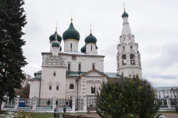 Antigua iglesia en Yaroslavl, Rusia . — Foto de Stock