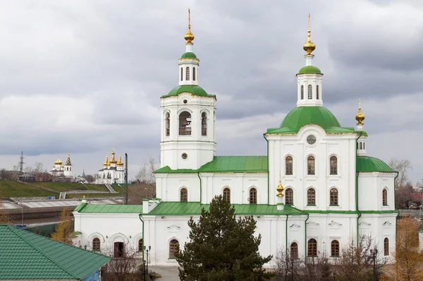 Tyumen, Rusia, 30 de octubre de 2019: Templo de la Ascensión-George — Foto de Stock