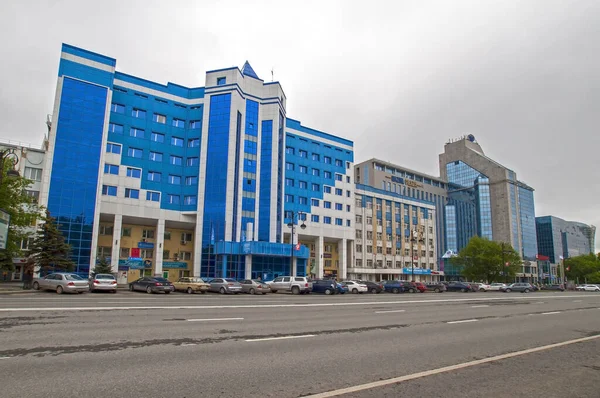 Tyumen Rusia Mayo 2020 Modernos Edificios Oficinas Calle Central Tyumen — Foto de Stock