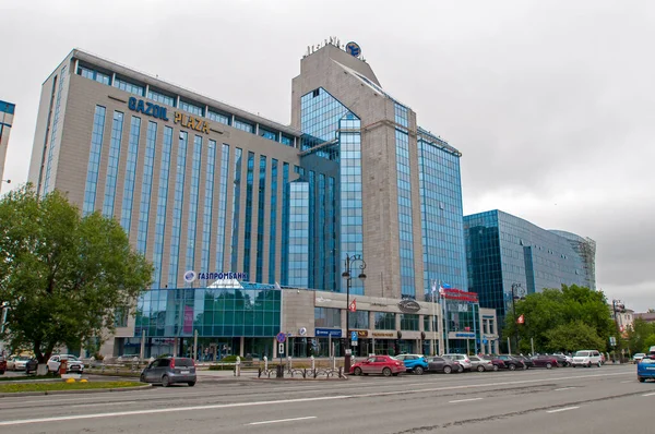 Tyumen Rusia Mayo 2020 Modernos Edificios Oficinas Calle Central Tyumen — Foto de Stock