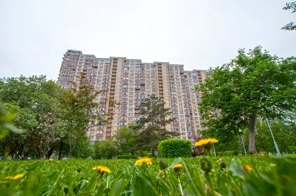 Tyumen Rússia Maio 2020 Complexo Habitacional Parusa Dia Verão — Fotografia de Stock