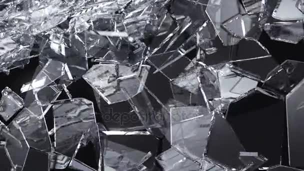 Trozos de vidrio roto destruido en cámara lenta. Alfa mate — Vídeo de stock