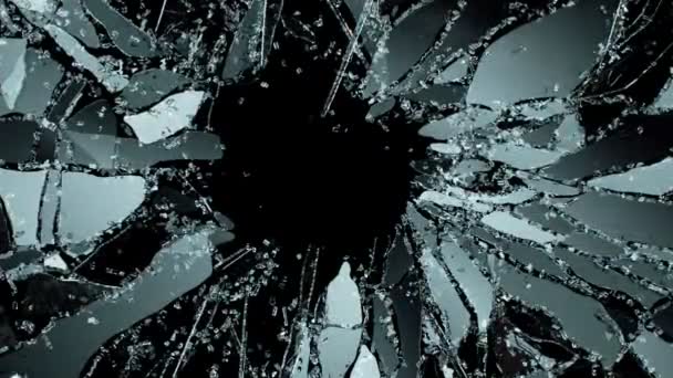 Разбитое и разбитое черное стекло — стоковое видео