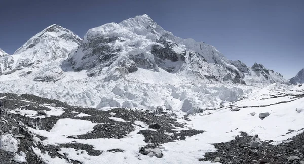 Nuptse toppmötet i Himalaya — Stockfoto