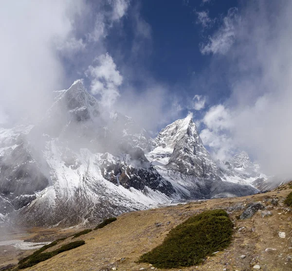 Pheriche Údolí Taboche Cholatse Vrcholy Základního Tábora Mount Everest Trek — Stock fotografie