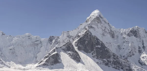 Ama dablam summit v Himalájích — Stock fotografie