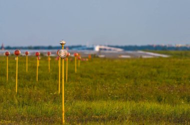 Antonov An-225 Mriya uçak Gostomel airpor havalanıyor