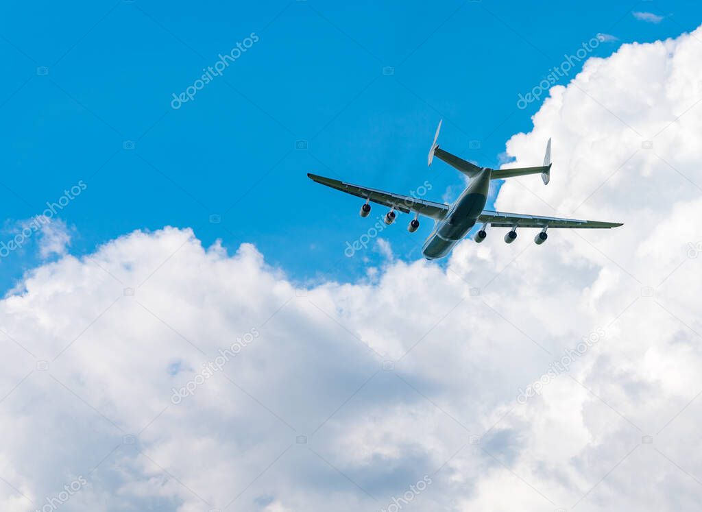 Antonov An 225 Mriya Aircraft Takes Off From The Gostomel Airport In Kyiv Ukraine This Giant Cargo Plane Is The Heaviest Aircraft Ever Built Summer 2018 362499984 Larastock