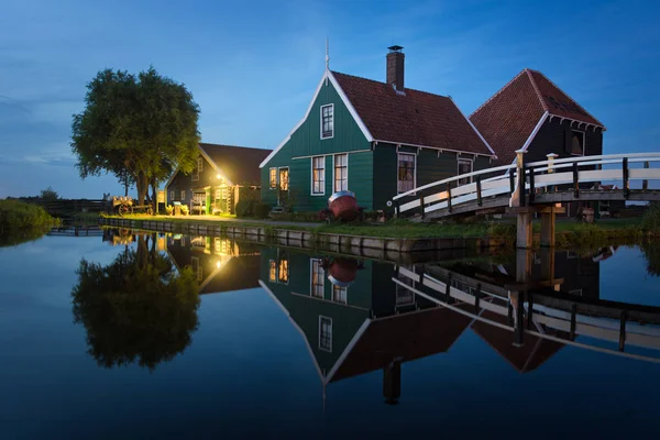 Sýrová farma za soumraku — Stock fotografie