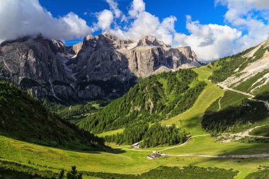 Dolomiti - yüksek badia Vadisi